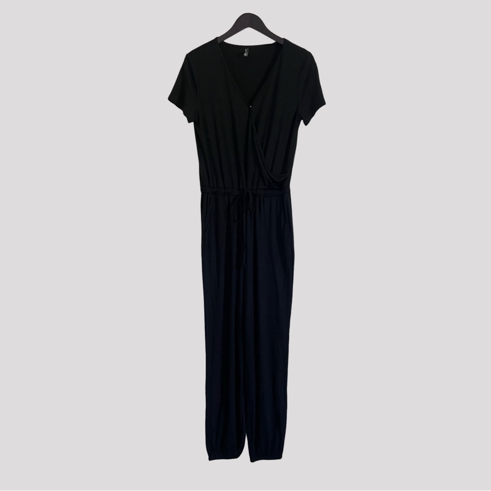 Elegant Black Women's Jumpsuit - Picture 4 of 10